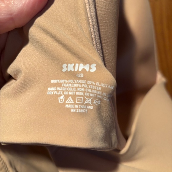 Skims T-shirt Underwire Demi Bra in Mica Size 42D - Picture 4 of 5